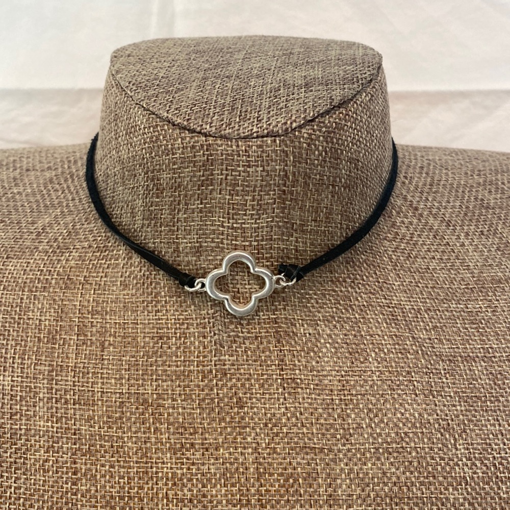 Choker necklace